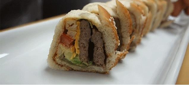 Il cheeseburger roll inventato da un sushi chef