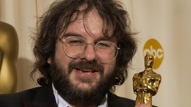 Peter Jackson con il premio Oscar La foto del regista con il premio Oscar.