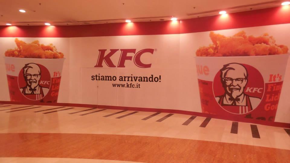 Manifesto KFC a Roma EST