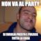 Non va al party Si sveglia presto e pulisce tutta la casa