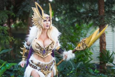 Jessica Nigri vestita da Valchiria
