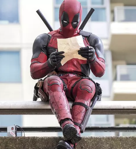 Deadpool legge sul set