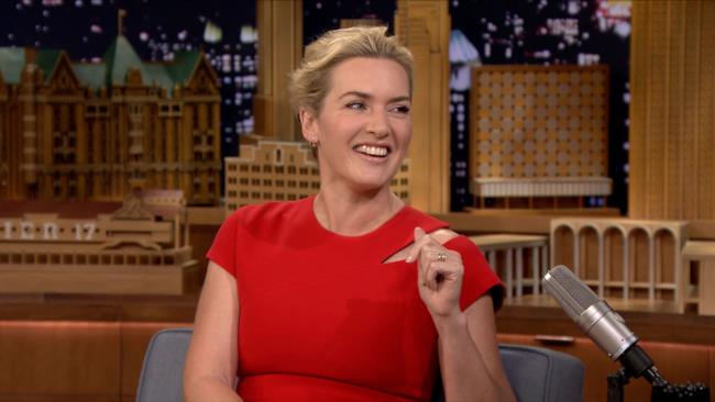 Kate Winslet ospite al Jimmy Kimmel Show Un primo piano dell'attrice Kate Winslet al Jimmy Kimmel Show