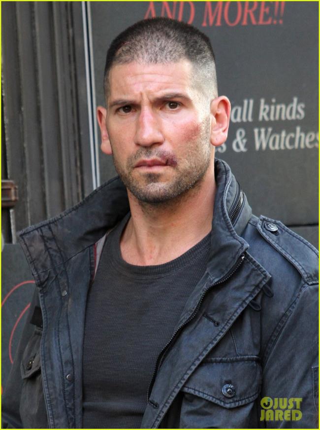 Jon Bernthal sul set di Daredevil nel ruolo del Punisher