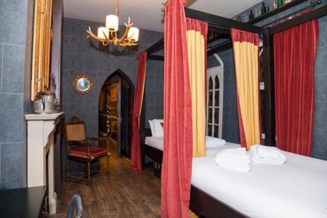 L'hotel a tema Harry Potter di Londra camera dell'hotel a tema Harry Potter di Londra