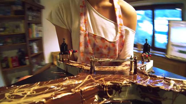 Il primo drone di cioccolato è stato creato Preparazione del primo drone di cioccolato