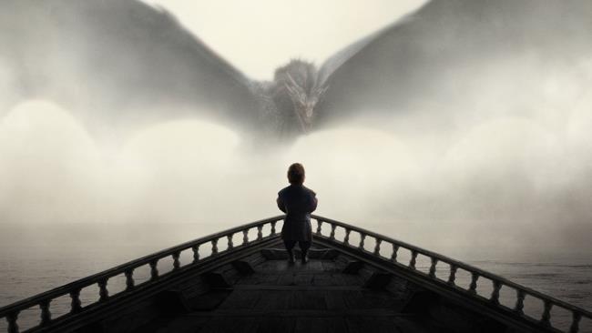 La sesta stagione di Game of Thrones potrebbe essere rimandata Poster di Game of Thrones usato per la quinta stagione