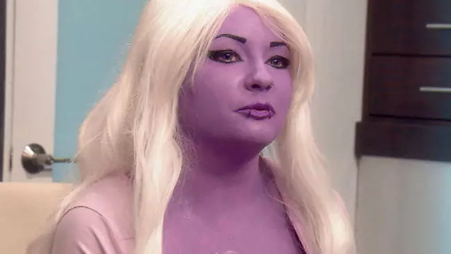 Vuole sfondare nel mondo del cosplay con un intervento chirurgico Bunny, protagonista del nuovo episodio di Botched