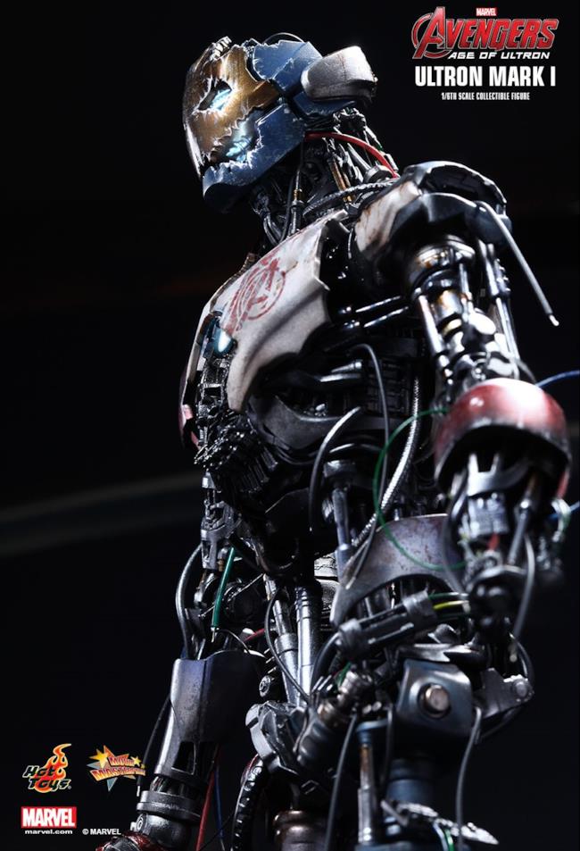 Il profillo del modellino Ultron Mark I creato da HotToys