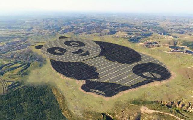 Una prima foto della centrale solare a forma di panda Foto aerea della centrale fotovoltaica in Cina.