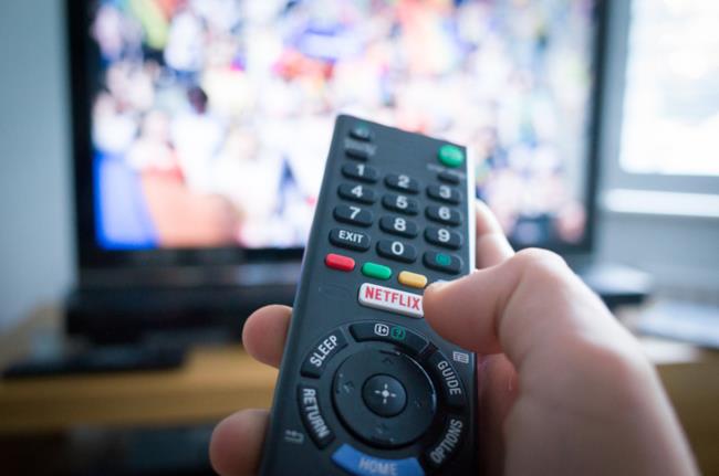 Netflix, le novità in catalogo e consigli su cosa vedere Un telecomando pronto a fare zapping - Netflix, le novità in catalogo e consigli su cosa vedere