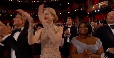 Nicole Kidman che applaude