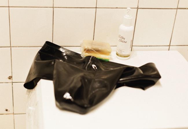 Le mutande dell'uomo col pene di 3 chili