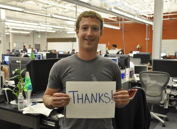 Facebook ora supporta le GIF animate: ecco come postarle Zuckerberg ringrazia