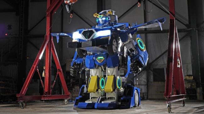In Giappone creano un vero Transformer che diventa automobile La foto del Transformer costruito in Giappone