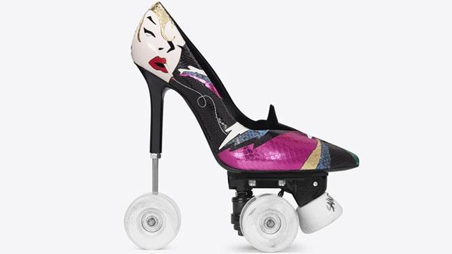 uno dei modelli di Anya 100 Patch Pump Roller Le nuove scarpe di YSL, le Anya 100 Patch Pump Roller