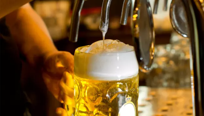 Una bella birra Un boccale di birra appena spillato