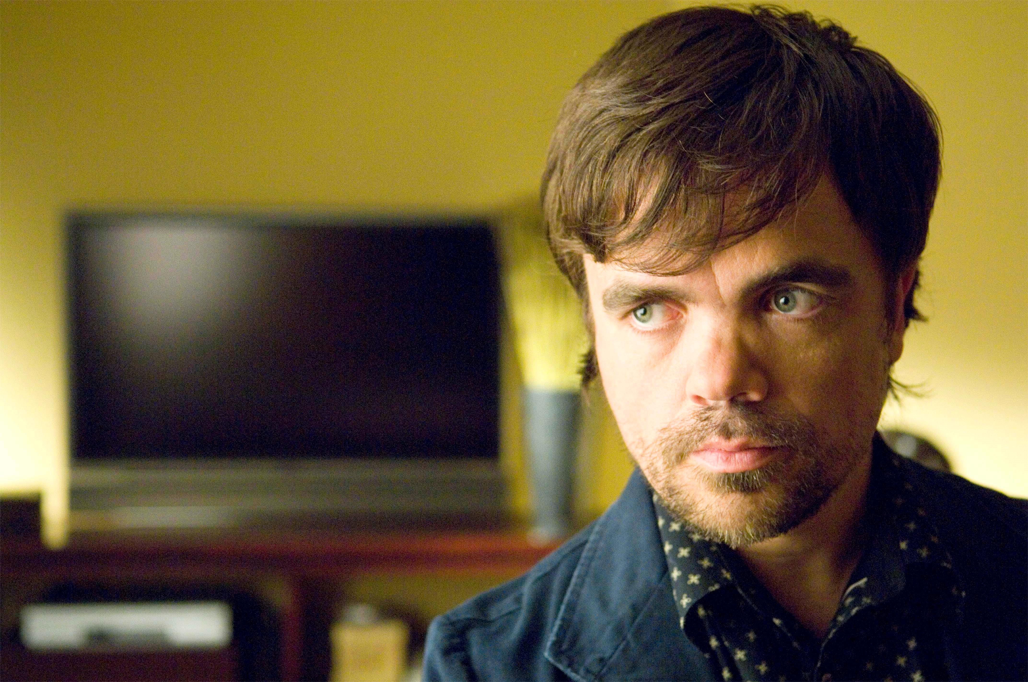 Peter Dinklage è a caccia di video personali per il suo nuovo progetto cinematografico