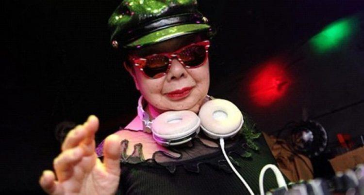 DJ Sumirock alla console