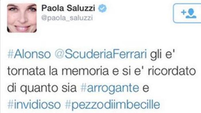 L'insulto di Paola Saluzzi ad Alonso su Twitter