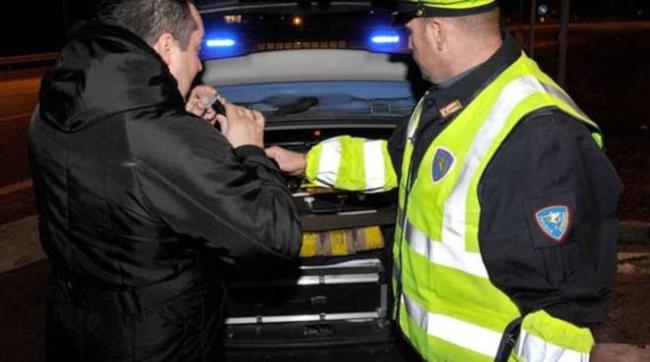 Ritirano la patente a un ubriaco e lui il giorno dopo ne denuncia lo smarrimento Un automobilista viene sottoposto all'alcol test
