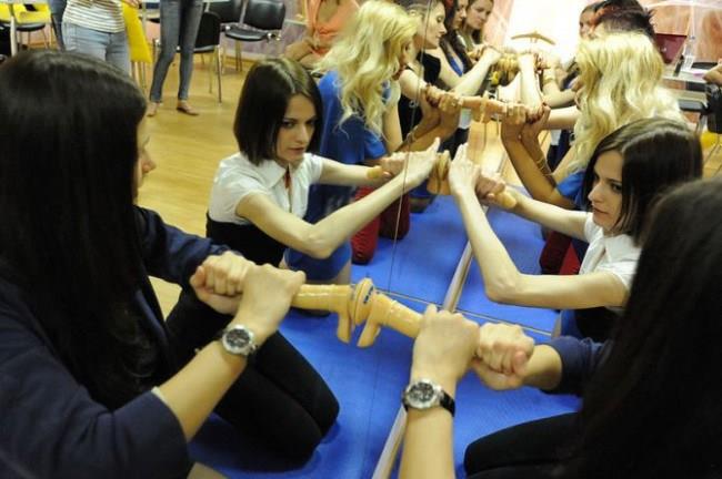 La lezione di sesso si sposta in palestra...