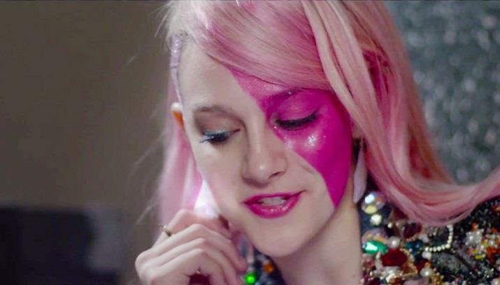 Aubrey Peeples veste i panni di Jem