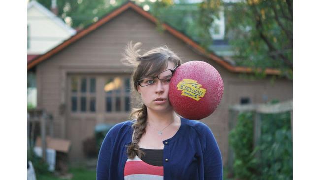 Action ball sulla guancia sinistra