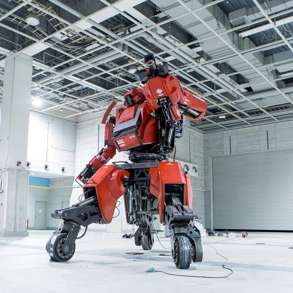 Il robot Kuratasu in posa come mostrato su Amazon