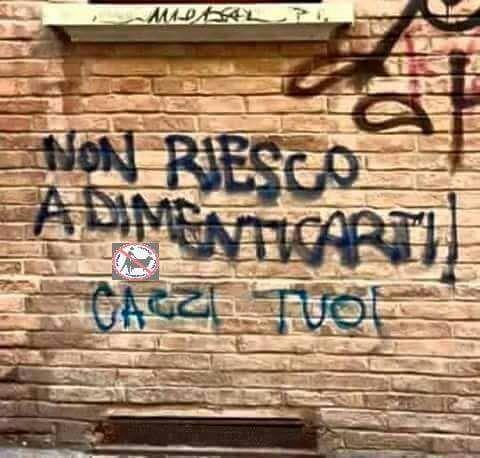 Immagini divertenti per WhatsApp - Una scritta divertente su un muro