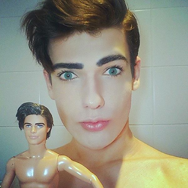 Celso Santebanes e un ken