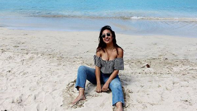 Giovane si indebita di 10mila dollari per avere notorietà su Instagram Una foto al mare di Lisette, la giovane indebitata per essere una star di Instagram