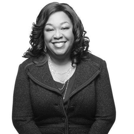 L'autrice televisiva Shonda Rhimes