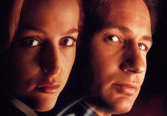Fox Mulder e Dana Scully in X-Factor