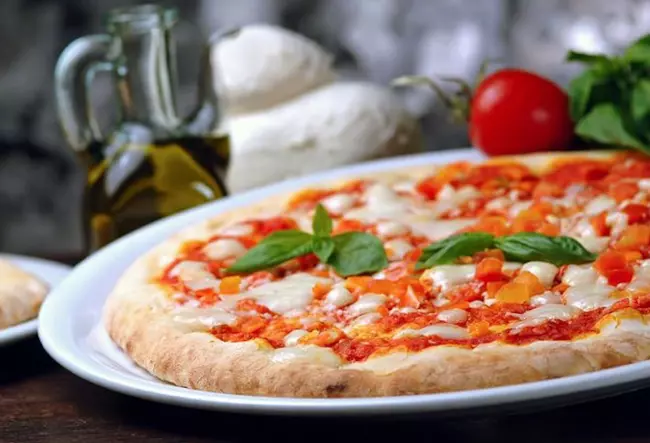 L'arte della pizza italiana potrebbe diventare patrimonio dell'umanità La pizza italiana e i suoi ingredienti