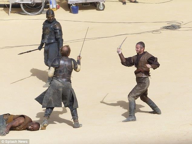Jorah Mormont combatte nella stagione 5 di Game of Thrones