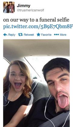 #Afterfuneral il selfie del funerale