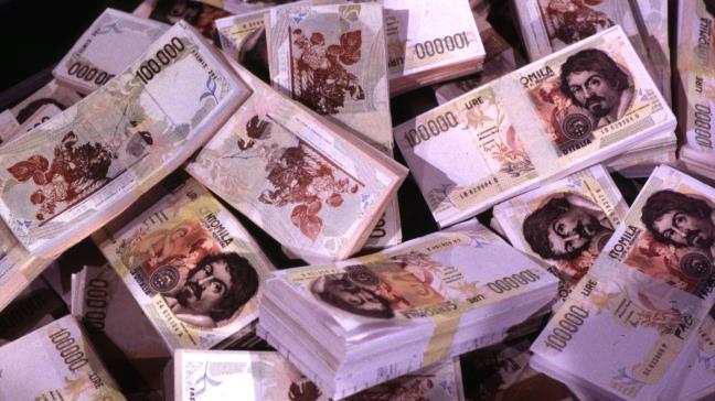 Un sacco di mazzette da 100 mila lire