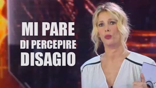 All'isola dei famosi, Diaco è burattinaio, Charlotte è pudica e la salsiccia di Rocco è arrosto Alessia Marcuzzi percepisce disagio all'Isola dei Famosi 2015
