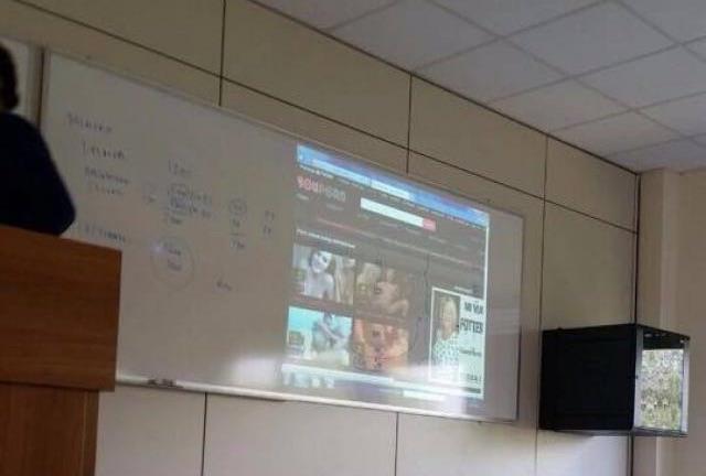 Roma, il proff proietta YouPorn in classe YouPorn proiettato all'università di Roma