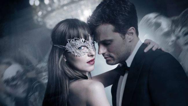 Fan di Cinquanta sfumature fornicano vicino casa di Jamie Dornan I 2 protagonisti della saga di Cinquanta sfumature