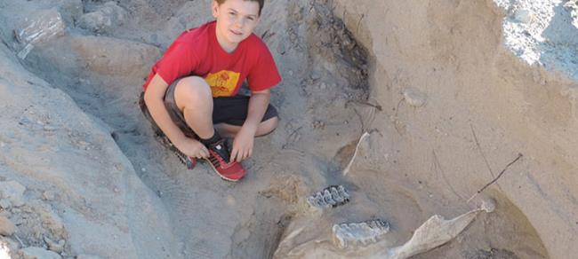 Jude Sparks, 9 anni, ha scoperto un fossile di gonfoteriide Il piccolo Jude Sparks