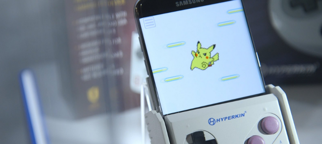 Con SmartBoy puoi giocare al Game Boy sul tuo smartphone Un modello di SmartBoy