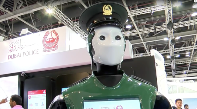 Il primo robot poliziotto prende vita a Dubai Il progetto Robocop inizia a Dubai