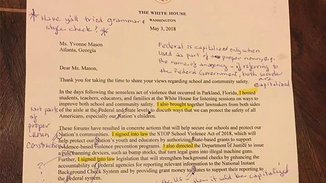 Una maestra in pensione dà un voto negativo al presidente Trump La lettera di Trump corretta da un'insegnante in pensione
