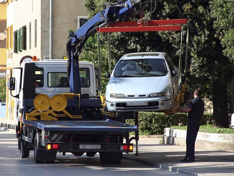 Un carro attrezzi a Napoli