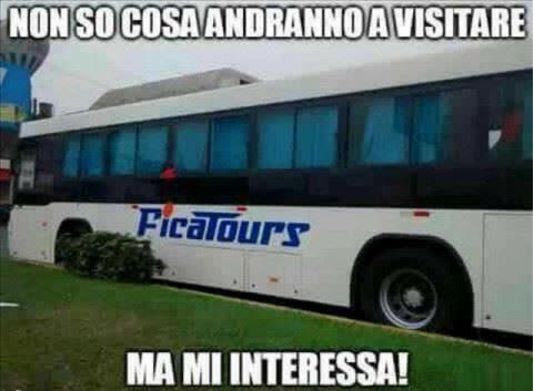 Autobus visto di profilo