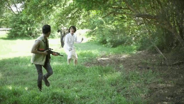 Claire nel trailer della parodia porno di Jurassic World