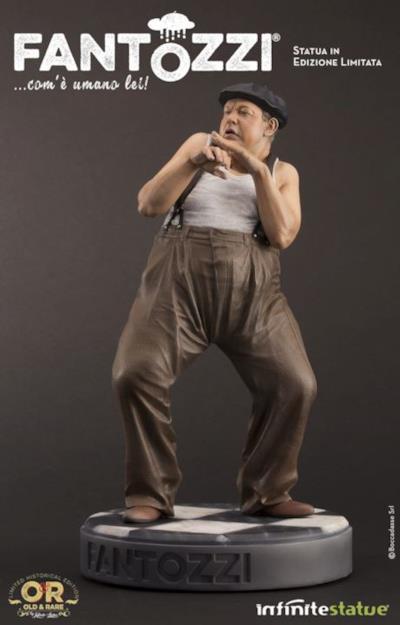 La statua di Fantozzi prodotta da Infinite Statue