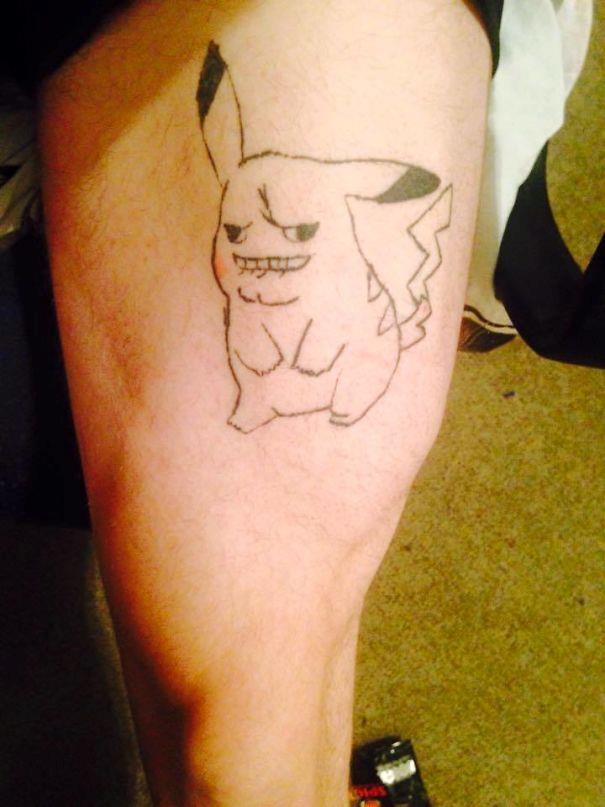 Un tatuaggio con un pokèmon realizzato malissimo - I peggiori tatuaggi mai realizzati